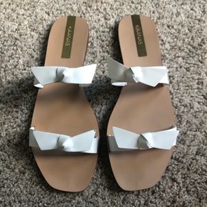 Kaanas white bow slide on sandals